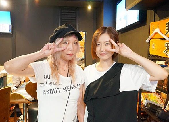 王子神谷スナック 池袋 ダーツ＆カラオケバー HONEY's