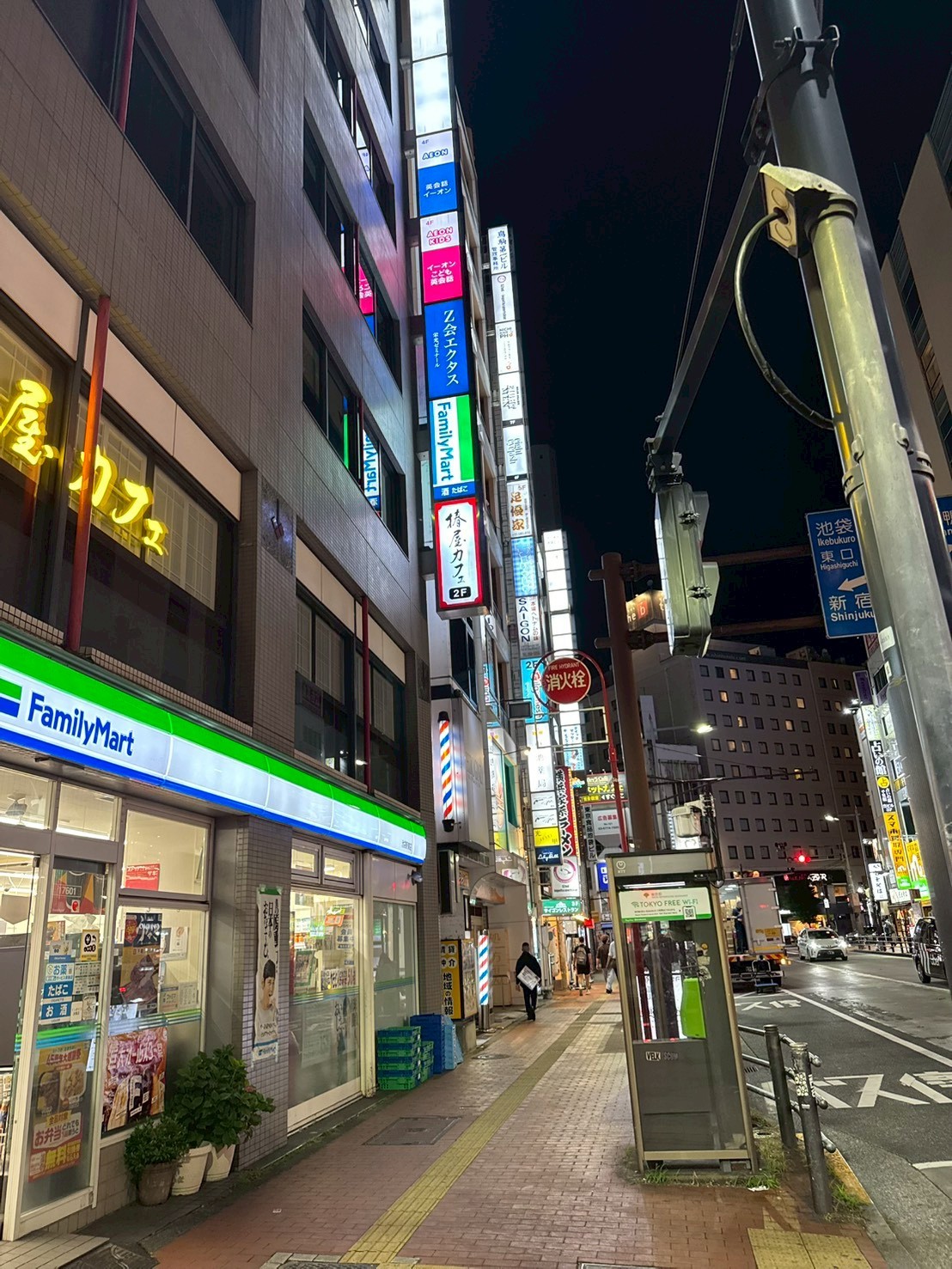 スナックのママになるには？未経験・異業種から開業する道のりとリアルな経歴を解説