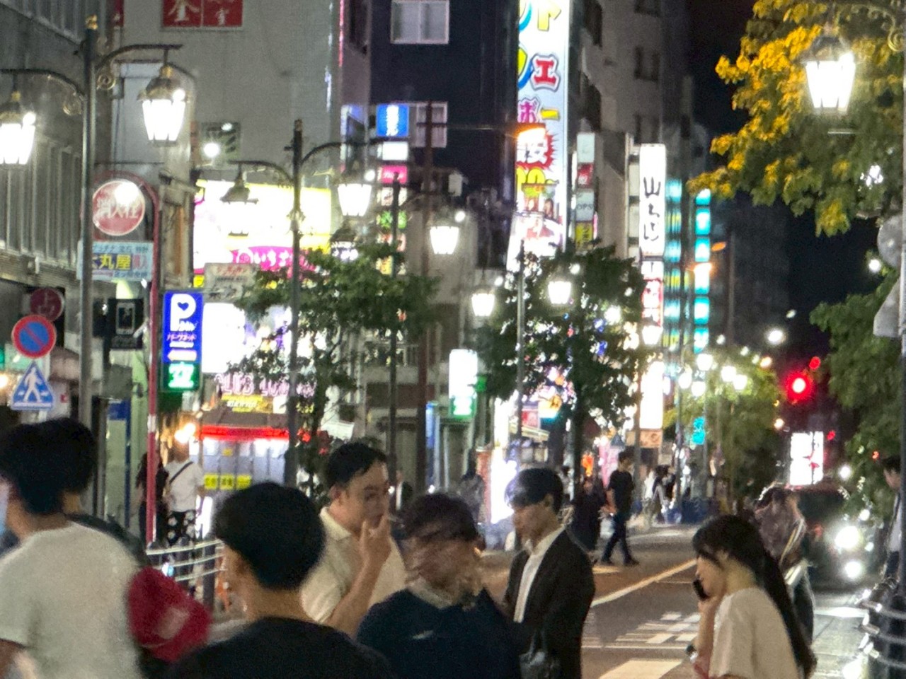 なぜ、池袋でスナックなのか?:混沌の街に潜む「止まり木」の心理学