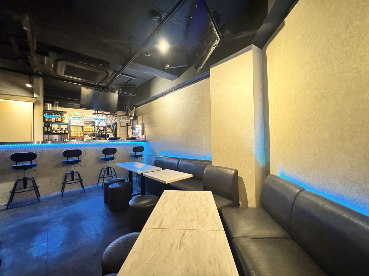 池袋「スナックBAR 粋酔-スイスイ-」の魅力を徹底紹介！粋にお酒を楽しめる大人の隠れ家