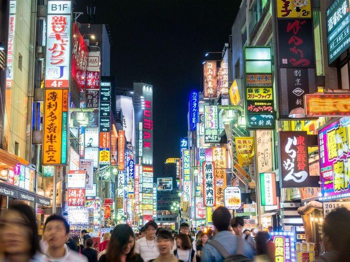 新宿のスナックママと出会う夜｜歌舞伎町・新宿三丁目で人気の理由とは