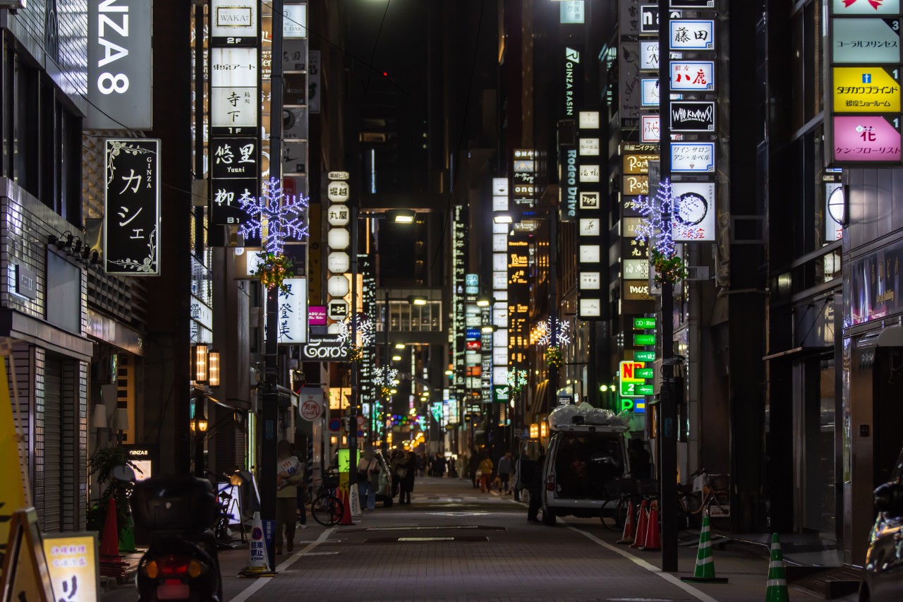スナックとキャバクラの違いとは？料金・接客・楽しみ方を徹底比較